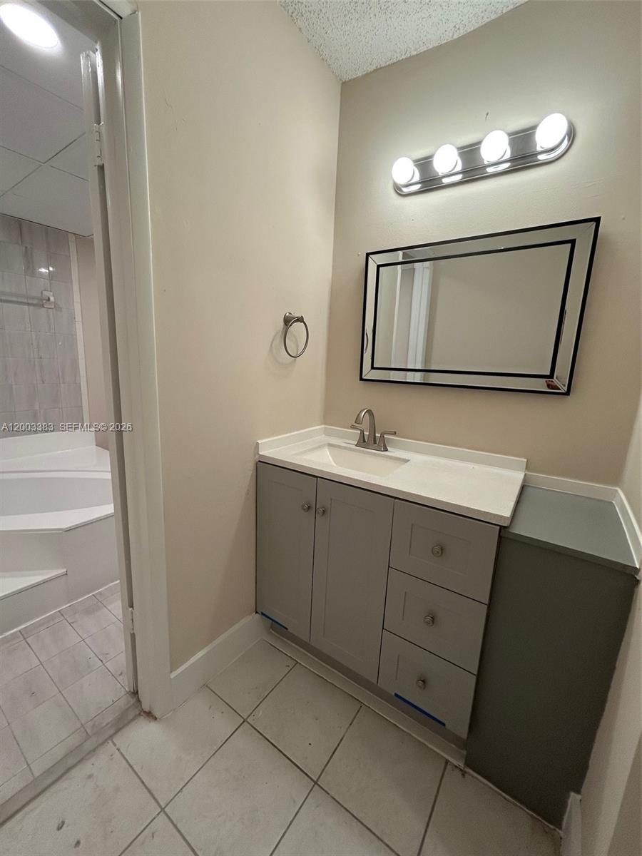 WESTLAND-EDEN CONDO I - Residential Lease