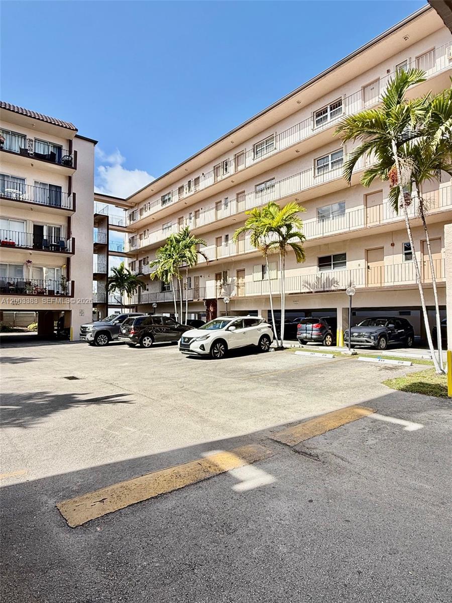 1950 W 54th St 115