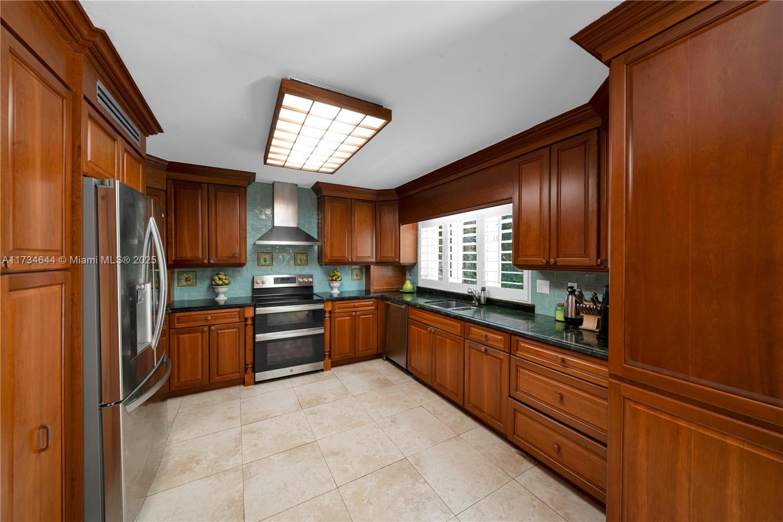 BISCAYNE KEY ESTATES - Residential