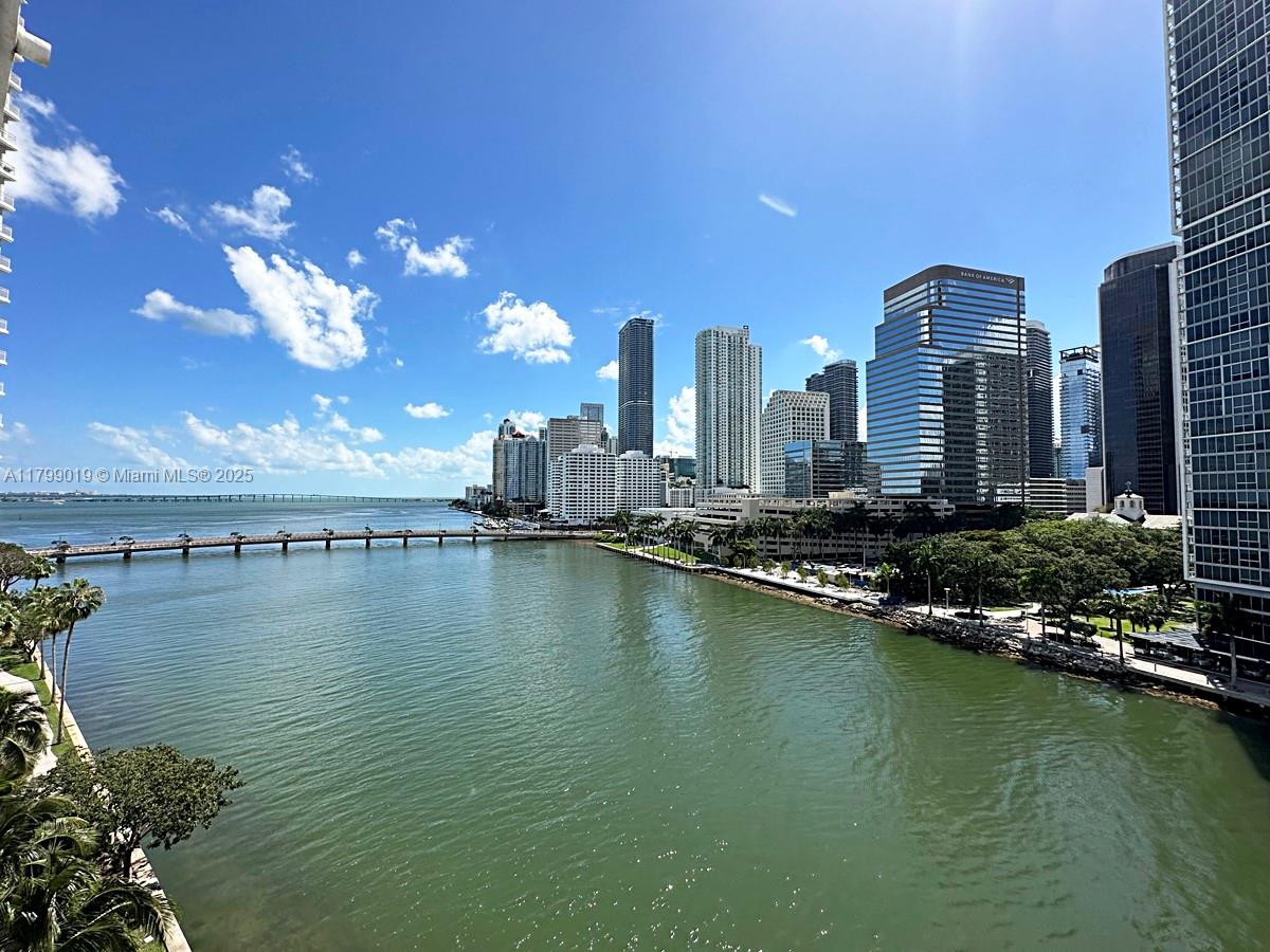 Rental Property at 801 Brickell Key Blvd 802, Miami, Miami-Dade County, Florida - Bedrooms: 2 
Bathrooms: 2  - $4,850 MO.