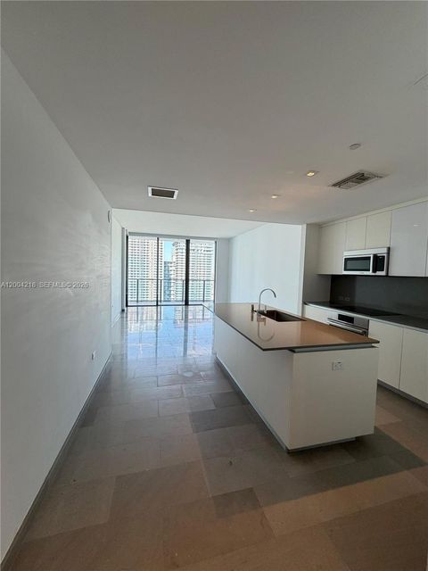 68 SE 6th St 2506 Miami FL 33131