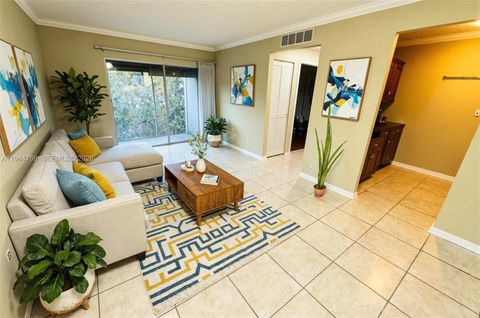 1141 Lake Victoria Dr E West Palm Beach FL 33411