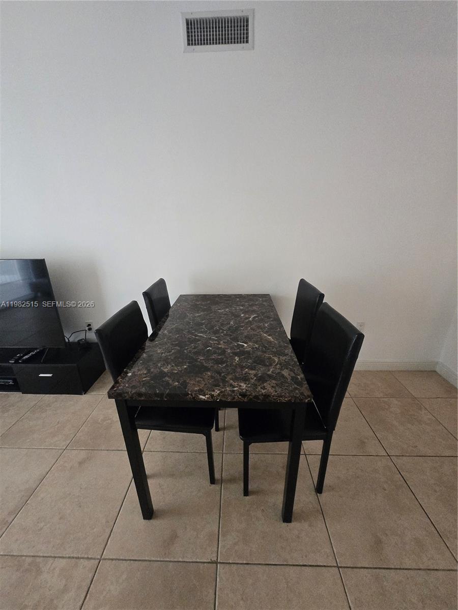 PUERTA DE PALMAS CONDO - Residential Lease