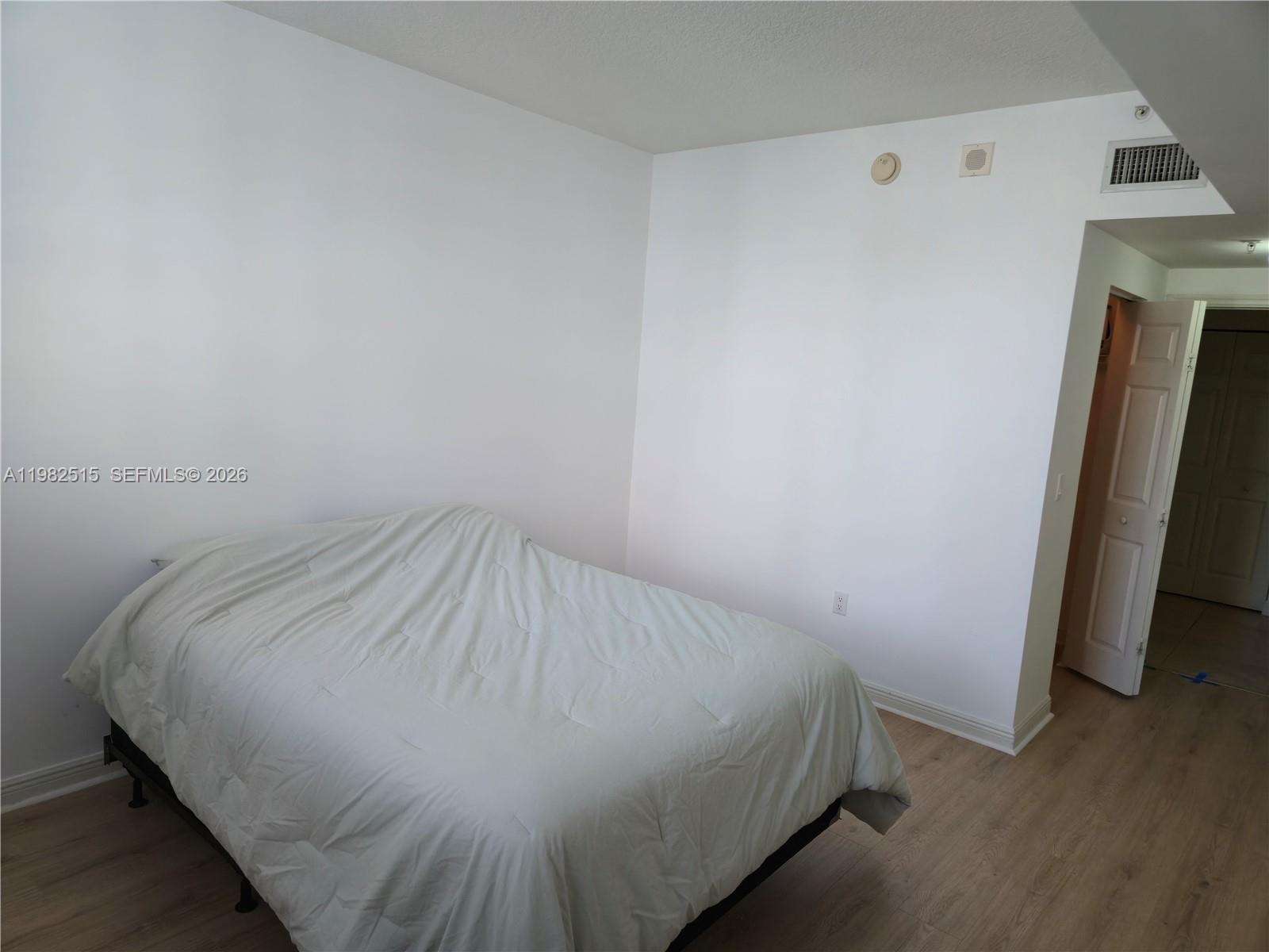 PUERTA DE PALMAS CONDO - Residential Lease