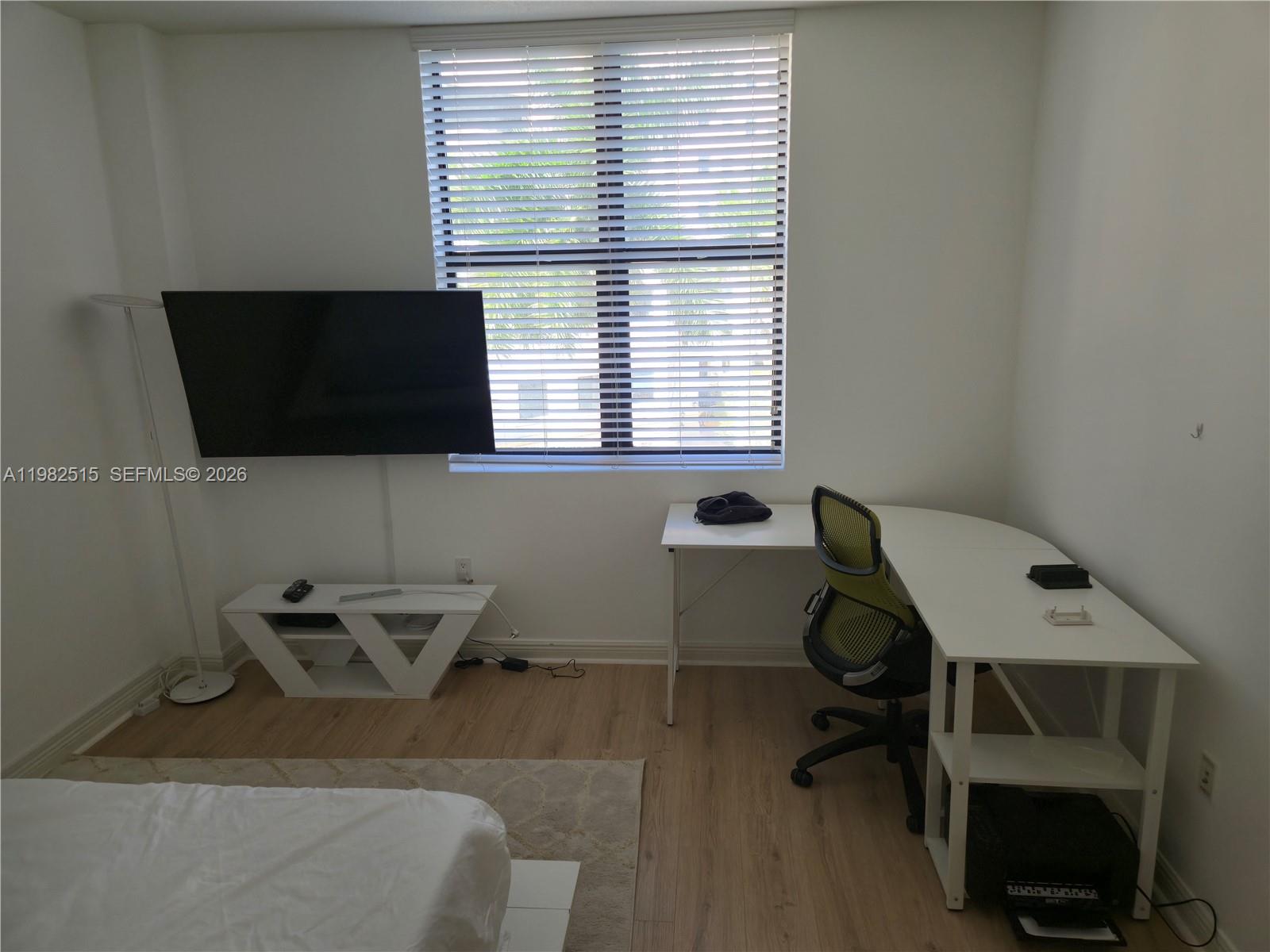 PUERTA DE PALMAS CONDO - Residential Lease