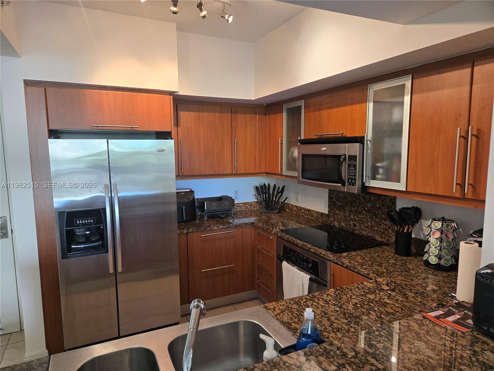 888 NE Douglas Rd 405