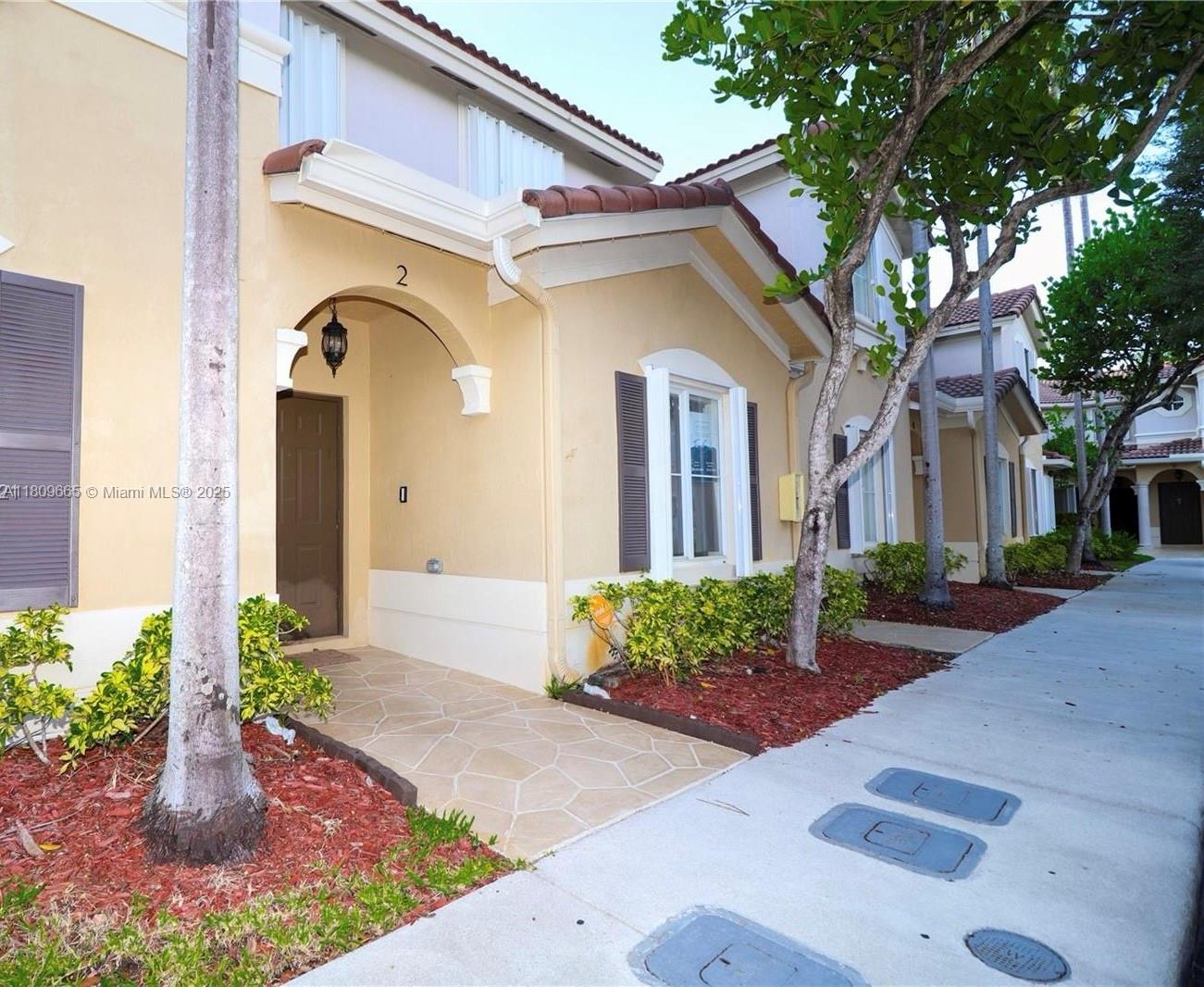 9020 W Flagler St 2, Miami, Broward County, Florida - 3 Bedrooms  
3 Bathrooms - 