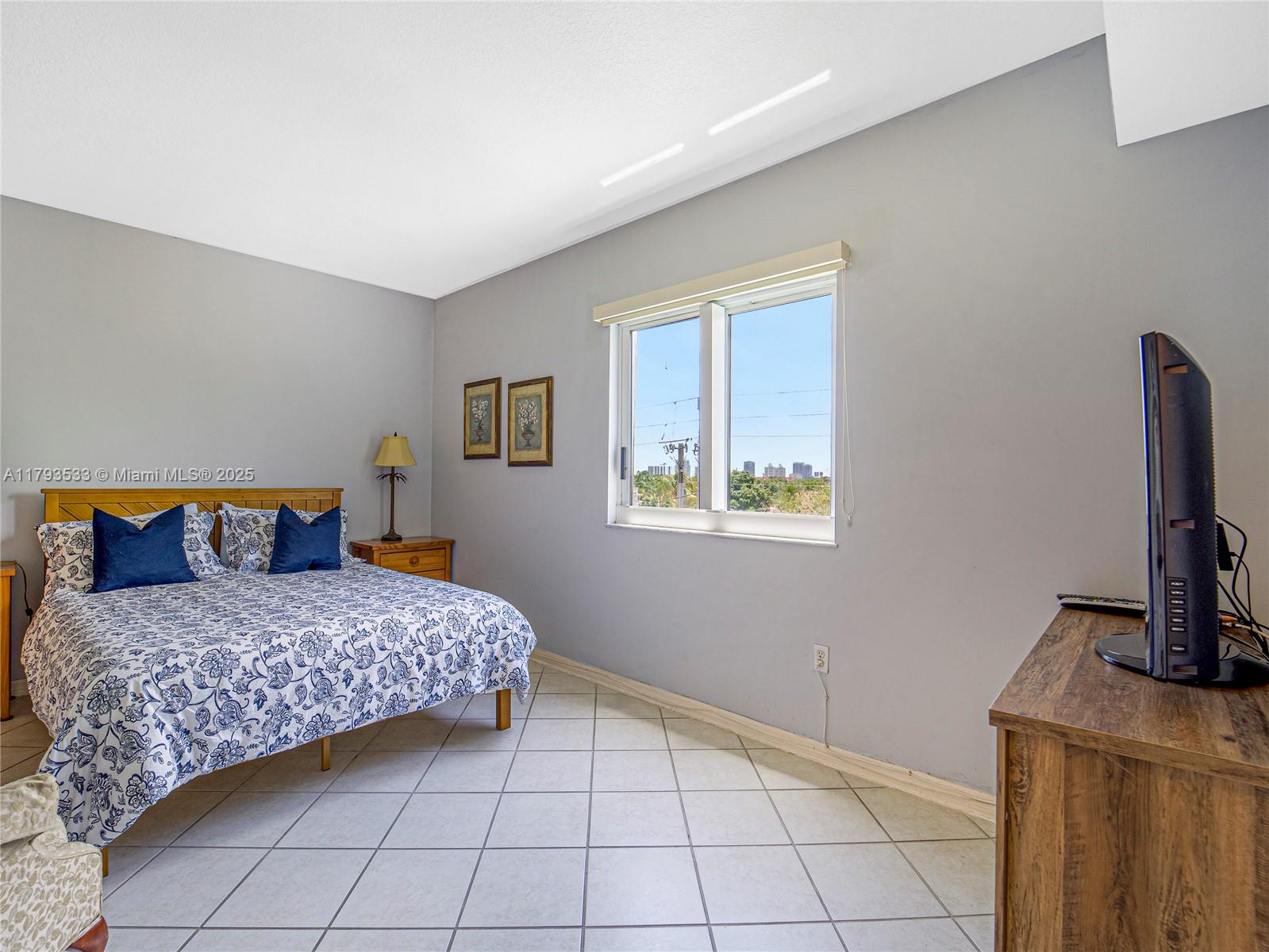 CORAL PLAZA OF MIAMI COND - Residential