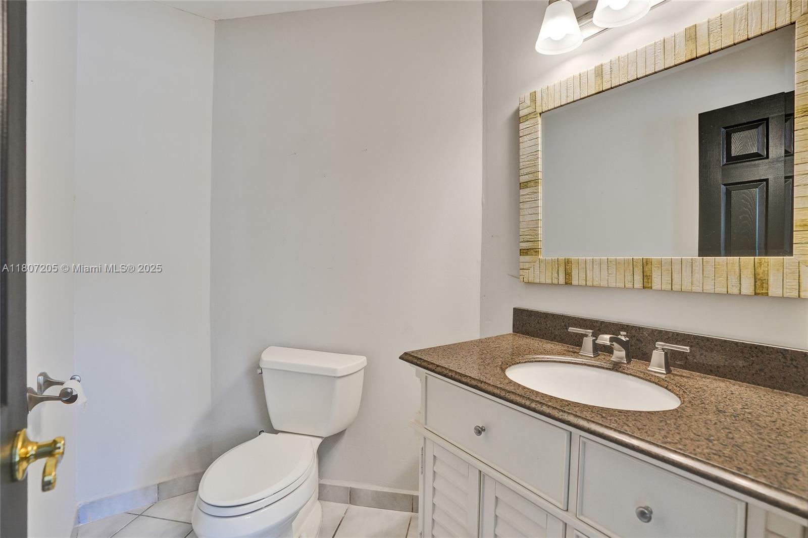 COUNTRY ISLES EXECUTIVE - Residential