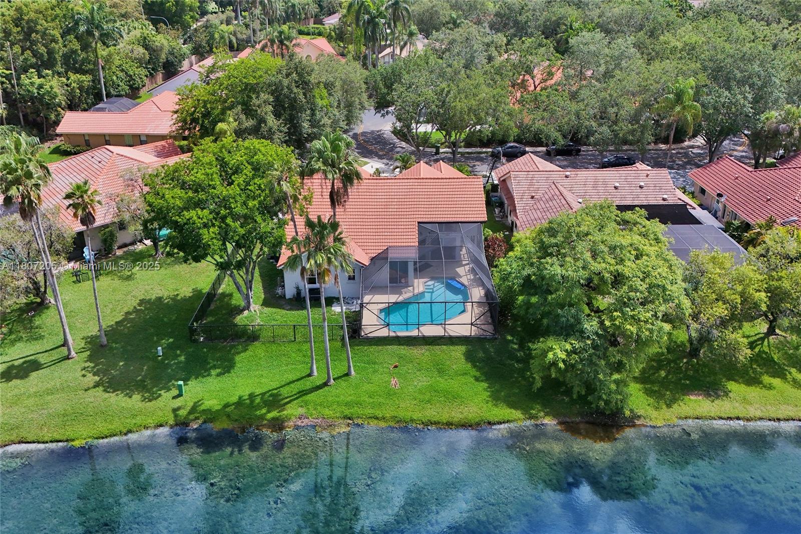 COUNTRY ISLES EXECUTIVE - Residential