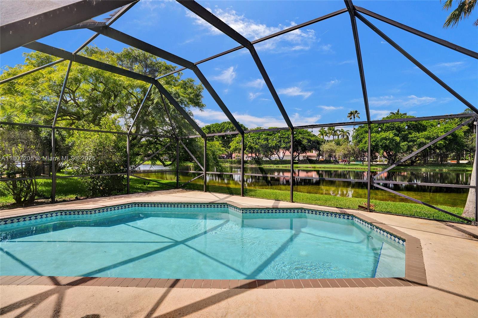 COUNTRY ISLES EXECUTIVE - Residential