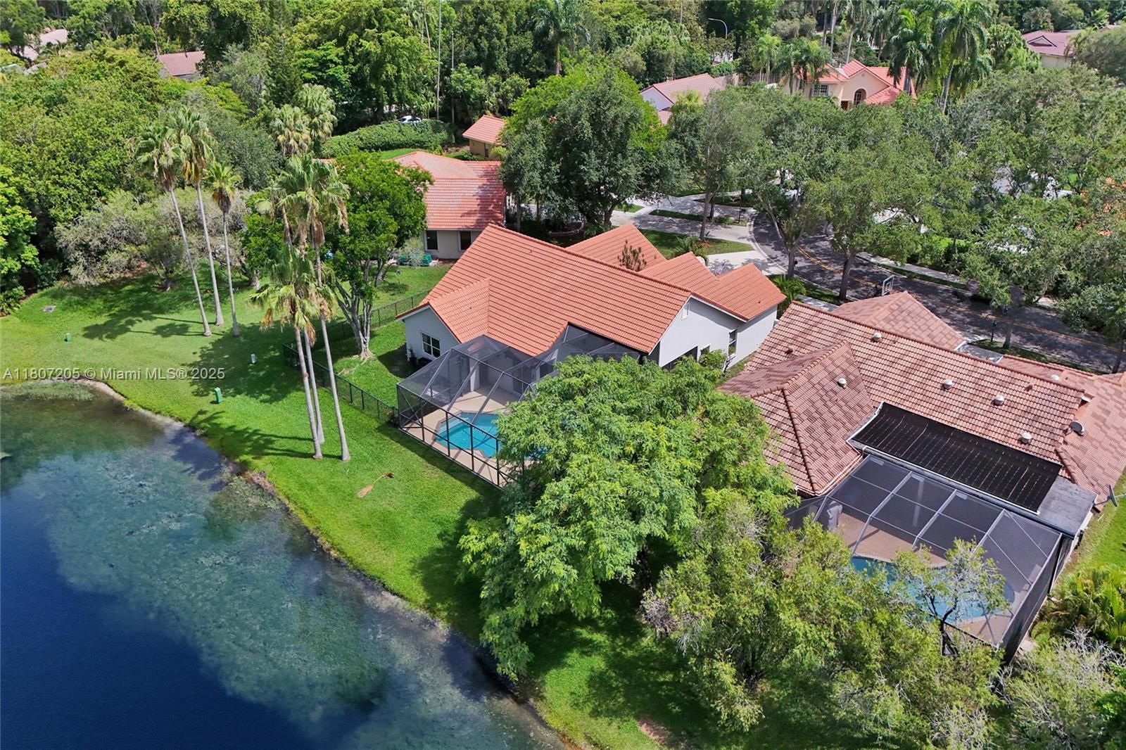 COUNTRY ISLES EXECUTIVE - Residential
