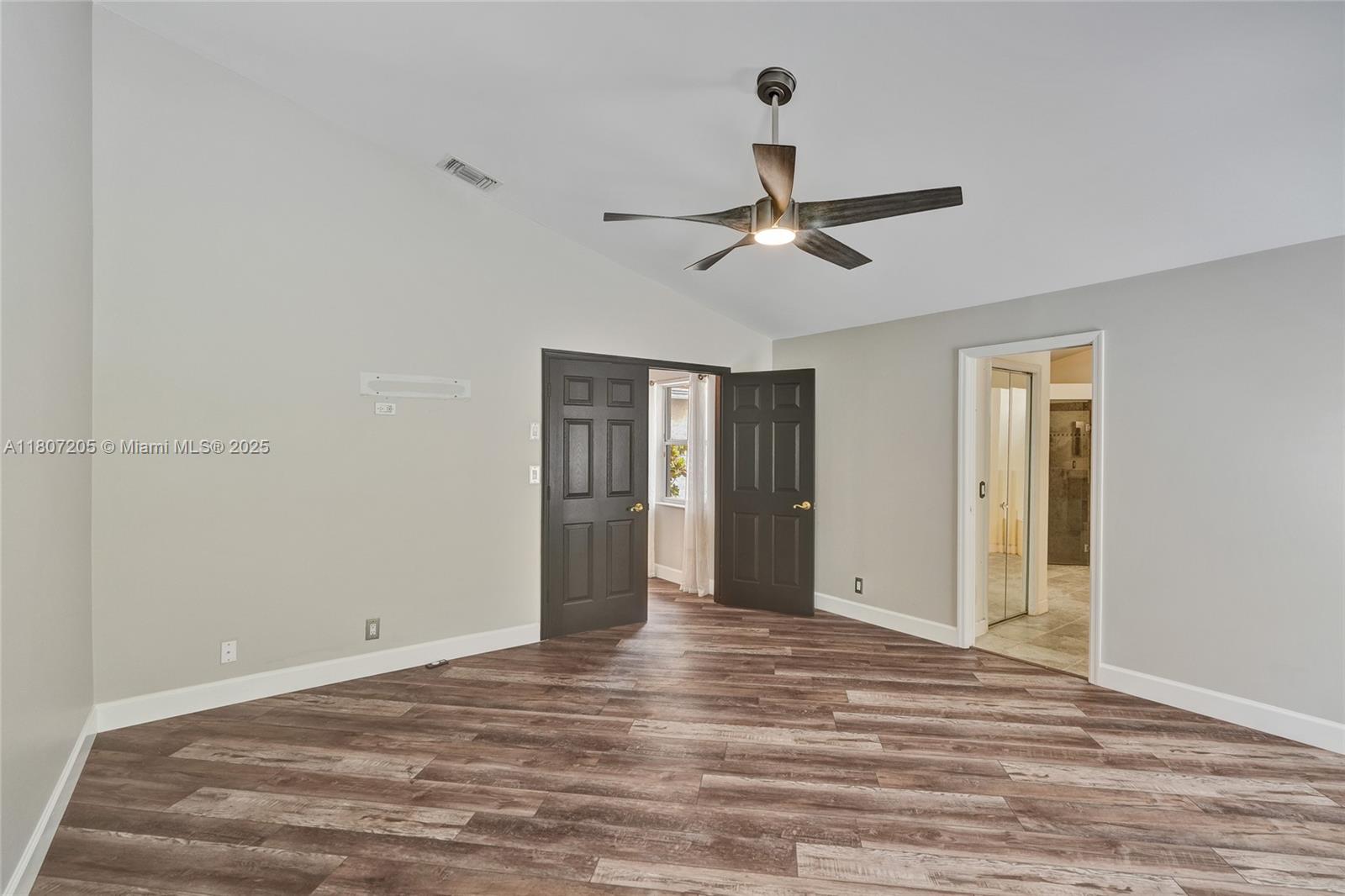 COUNTRY ISLES EXECUTIVE - Residential