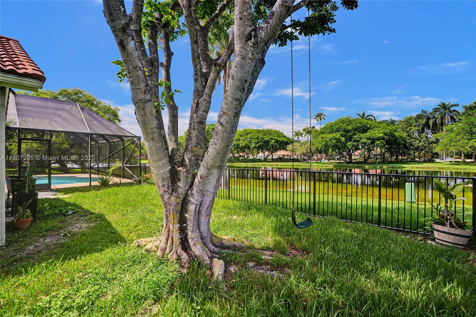 COUNTRY ISLES EXECUTIVE - Residential