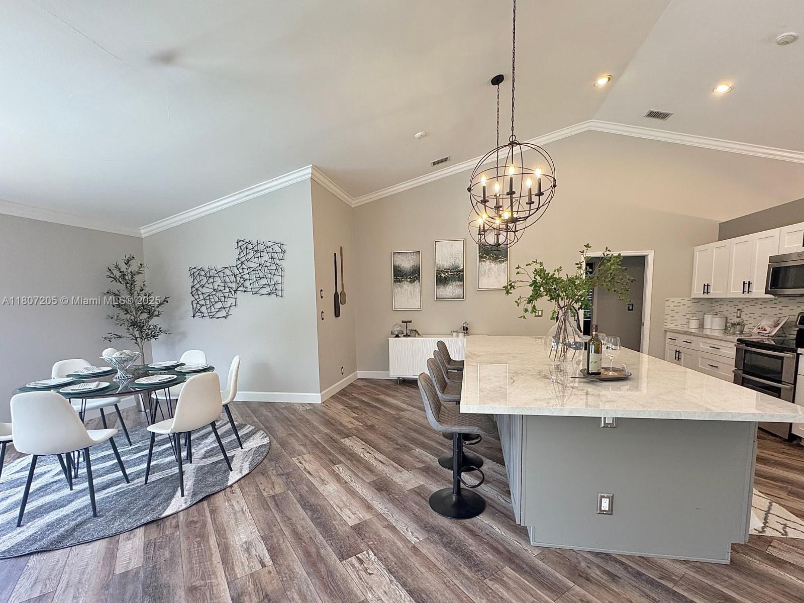 1589 Eastlake Way