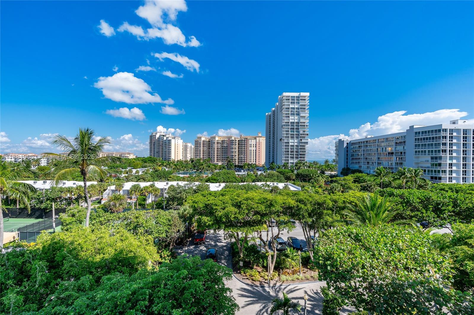 TOWERS OF KEY BISCAYNE CO - Residential