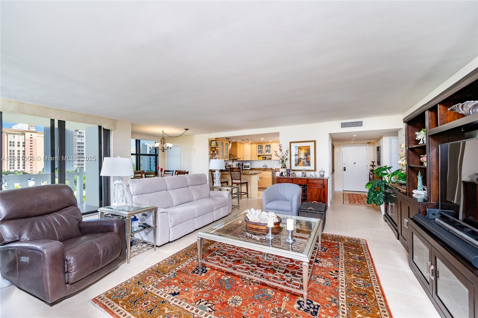 TOWERS OF KEY BISCAYNE CO - Residential