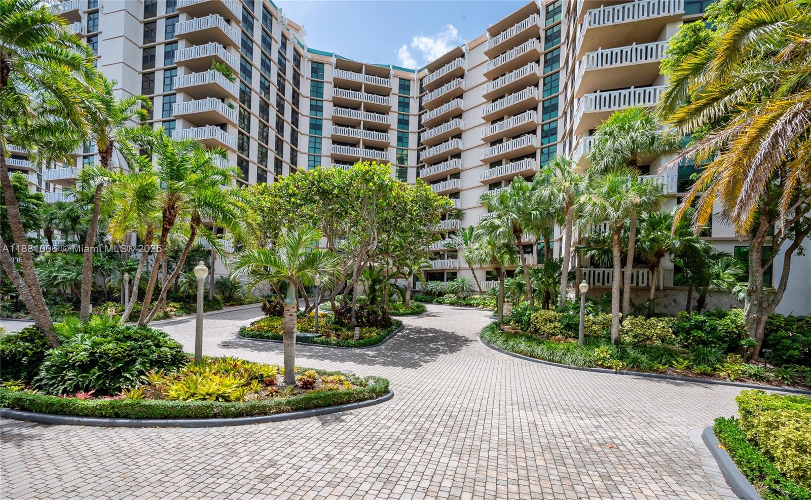 TOWERS OF KEY BISCAYNE CO - Residential