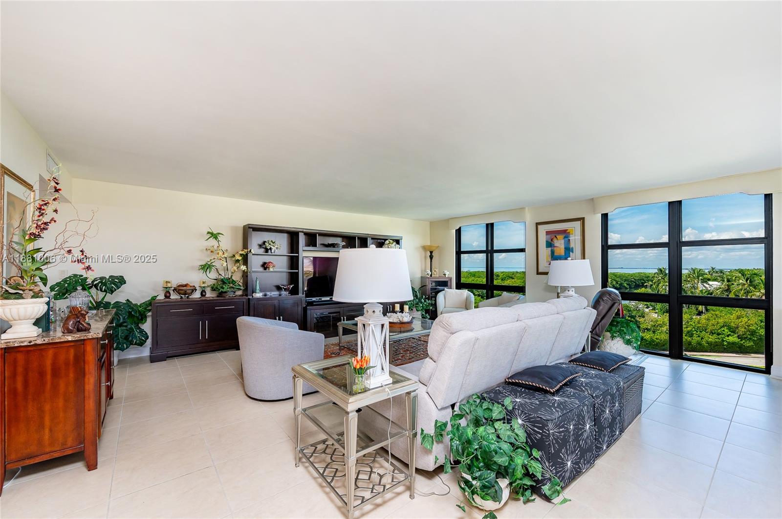 TOWERS OF KEY BISCAYNE CO - Residential