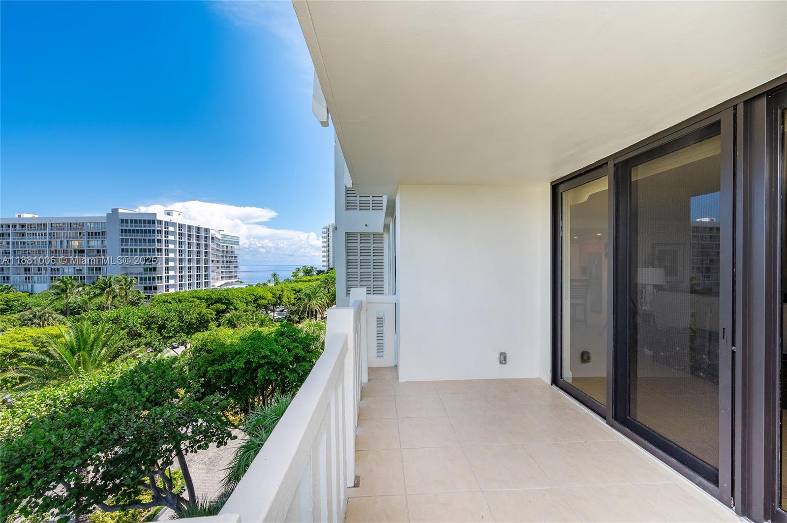 TOWERS OF KEY BISCAYNE CO - Residential