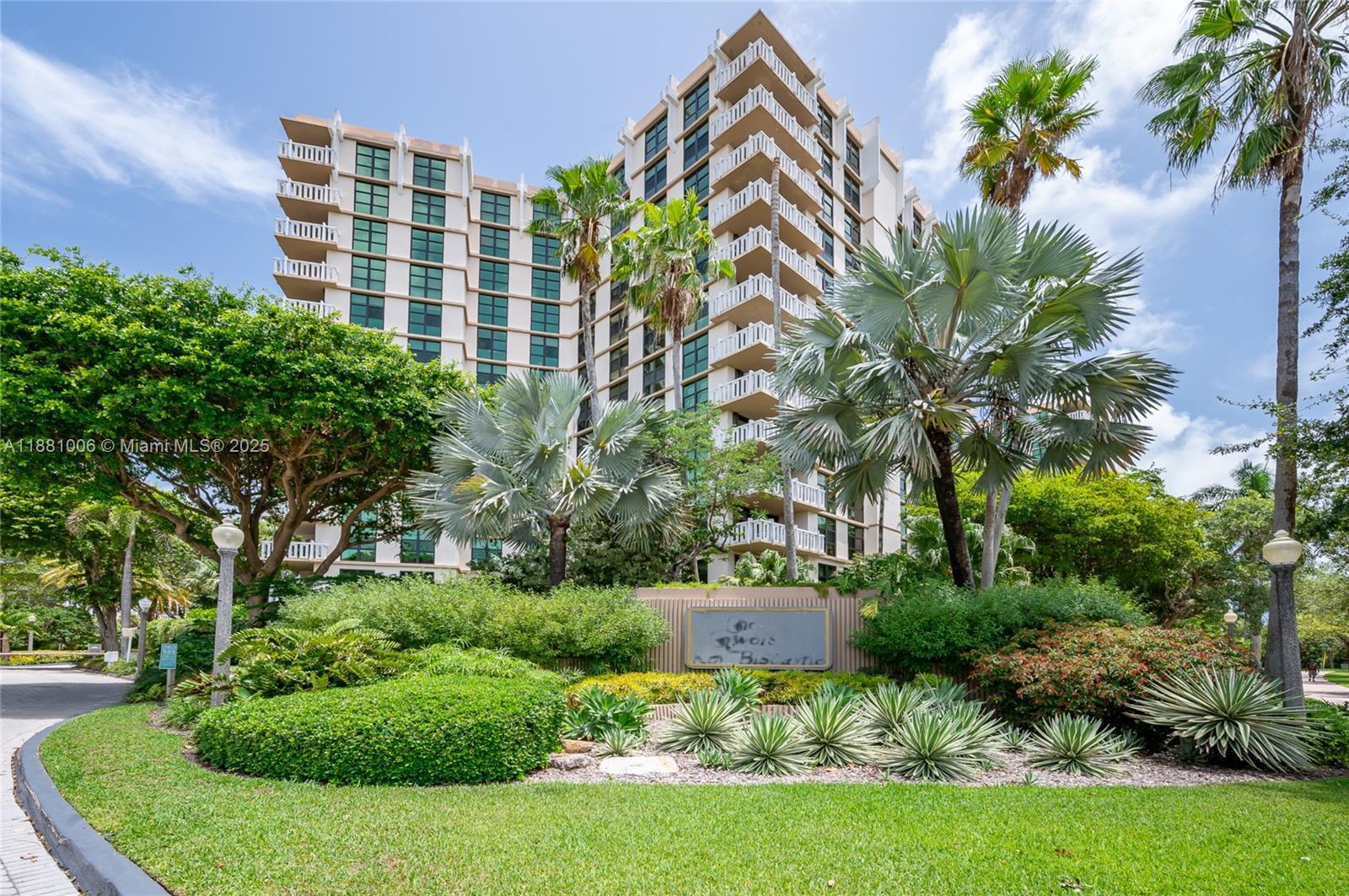 TOWERS OF KEY BISCAYNE CO - Residential