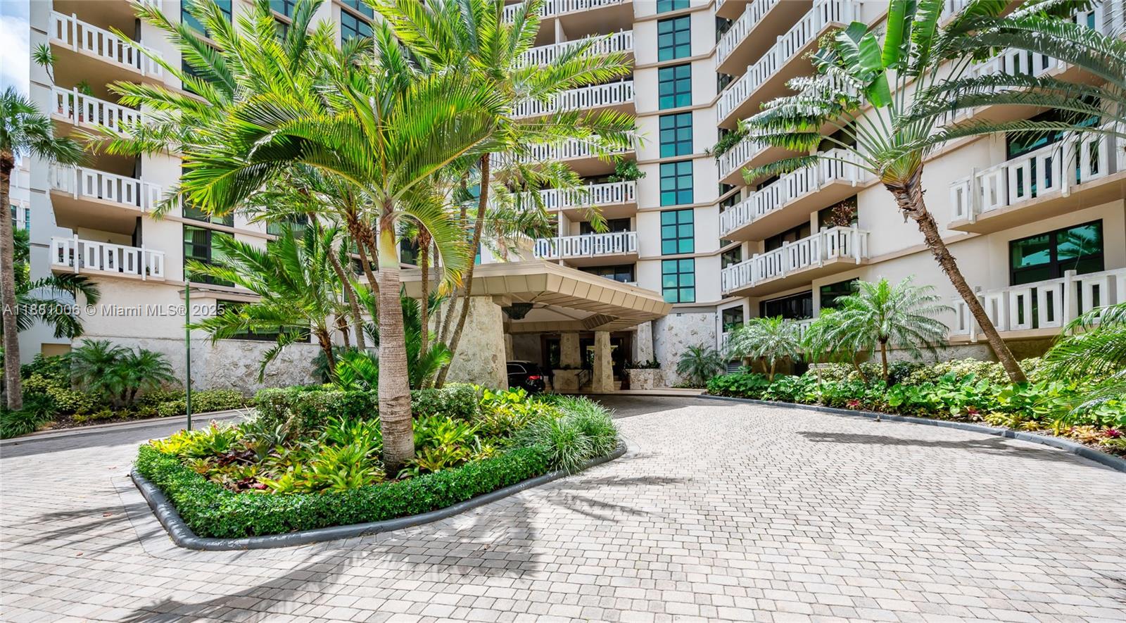 TOWERS OF KEY BISCAYNE CO - Residential