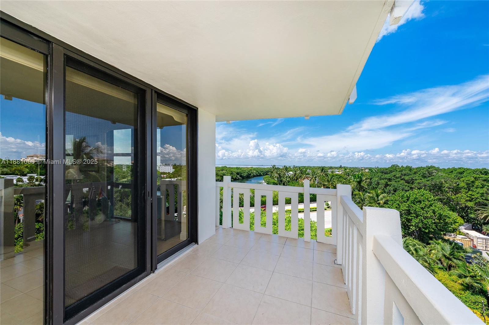 TOWERS OF KEY BISCAYNE CO - Residential