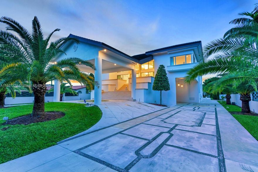 Nestled in prestigious J G Heads Farms, this estate exudes luxury. Behind gated entrances, it underwent a meticulous 2022 transformation. The primary residence sits on 30,492 sqft of lot & offers 6 grand ensuite rooms w/ custom walk-in closets, an office, & a ground-level gym & game room. 9 bathrooms, 2 1/2 baths, including a cabana bath, blend extravagance w/ practicality. Italian porcelain floors greet you indoors.The 14-foot ceilings, gourmet kitchen w/ calacata marble counters, & outdoor oasis elevate the experience. Marble finishes, an illuminated onyx bar & a spa-like master suite add to the opulence.The lower level includes a bedroom, office, laundry, gym & guest room.Other features: 2-car portecochère, flow-through garage & a 3-story elevator providing accessibility to every level.