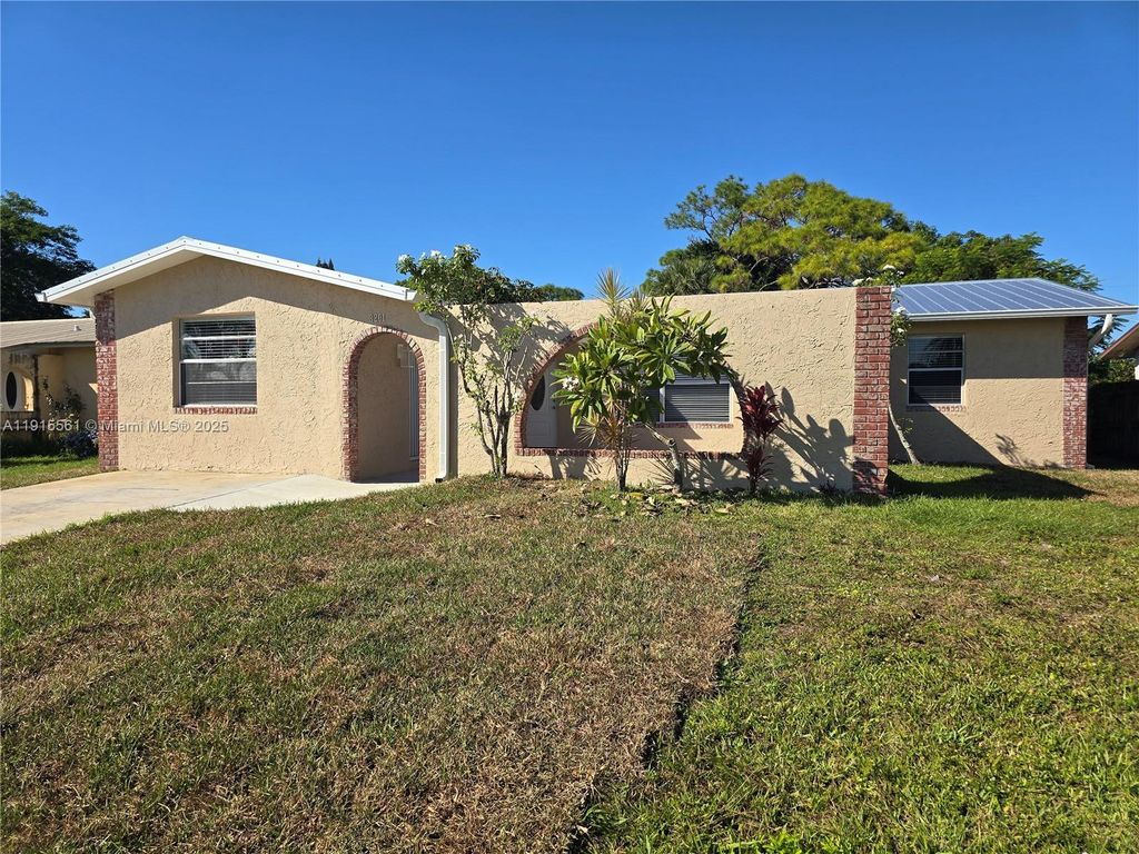 Photo of 3201 SE Hibiscus St #3201, Stuart, FL 34997 (MLS # A11915561)