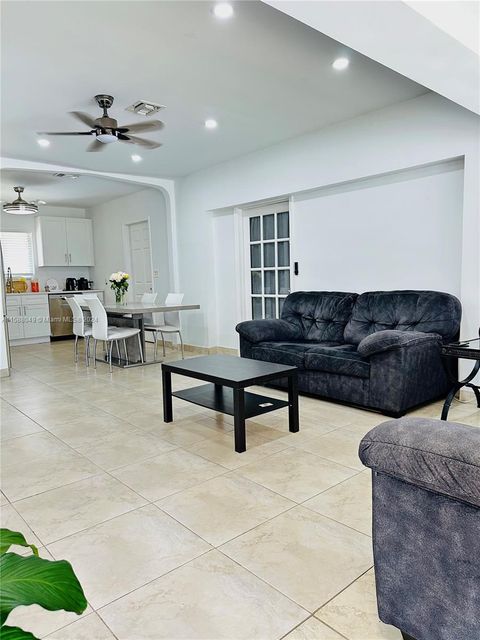 Single Family Residence in Hollywood FL 2314 Mckinley St St 3.jpg