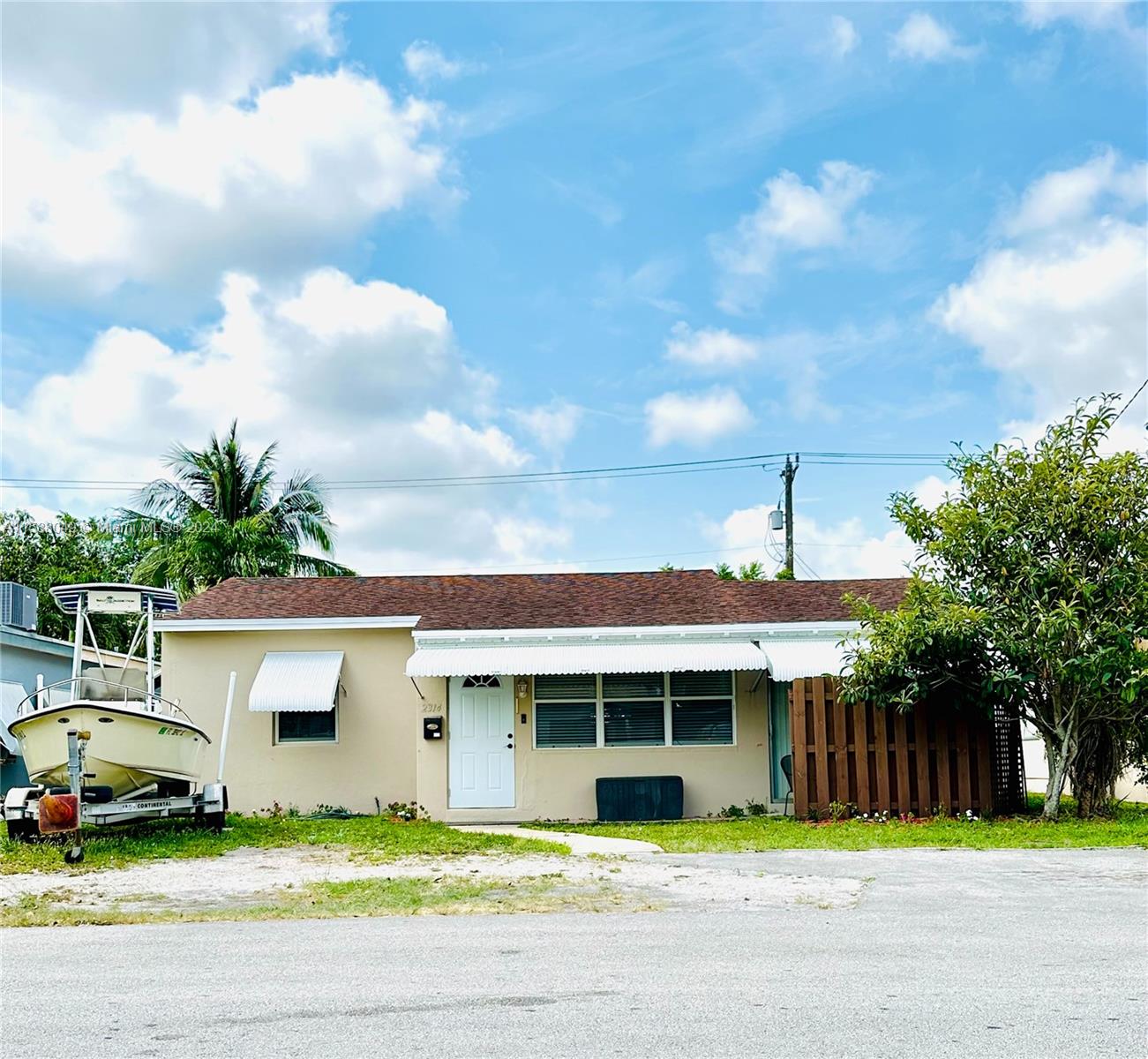 Property for Sale at 2314 Mckinley St St, Hollywood, Broward County, Florida - Bedrooms: 4 
Bathrooms: 1  - $580,000
