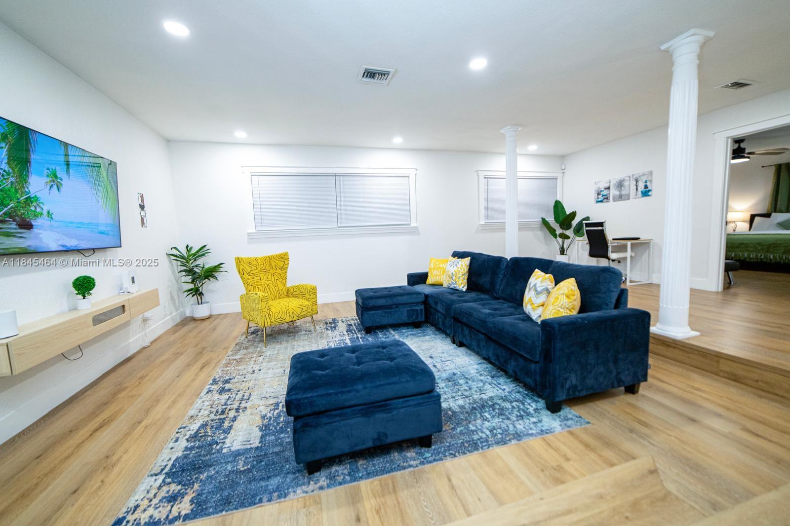 TOWN OF MODELO (DANIA) B- - Residential