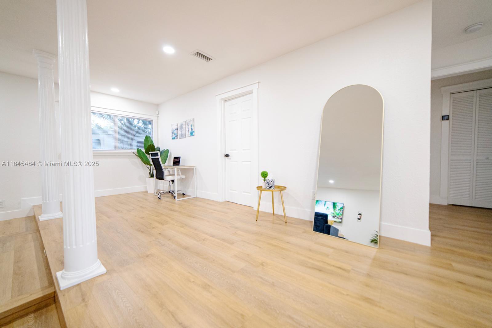 TOWN OF MODELO (DANIA) B- - Residential