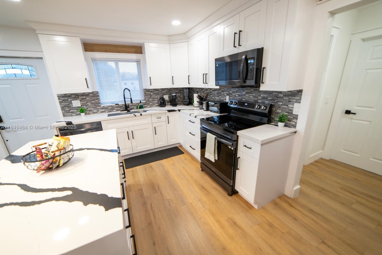 TOWN OF MODELO (DANIA) B- - Residential