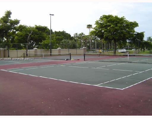 VILLAS DE VENEZIA CONDO - Residential Lease