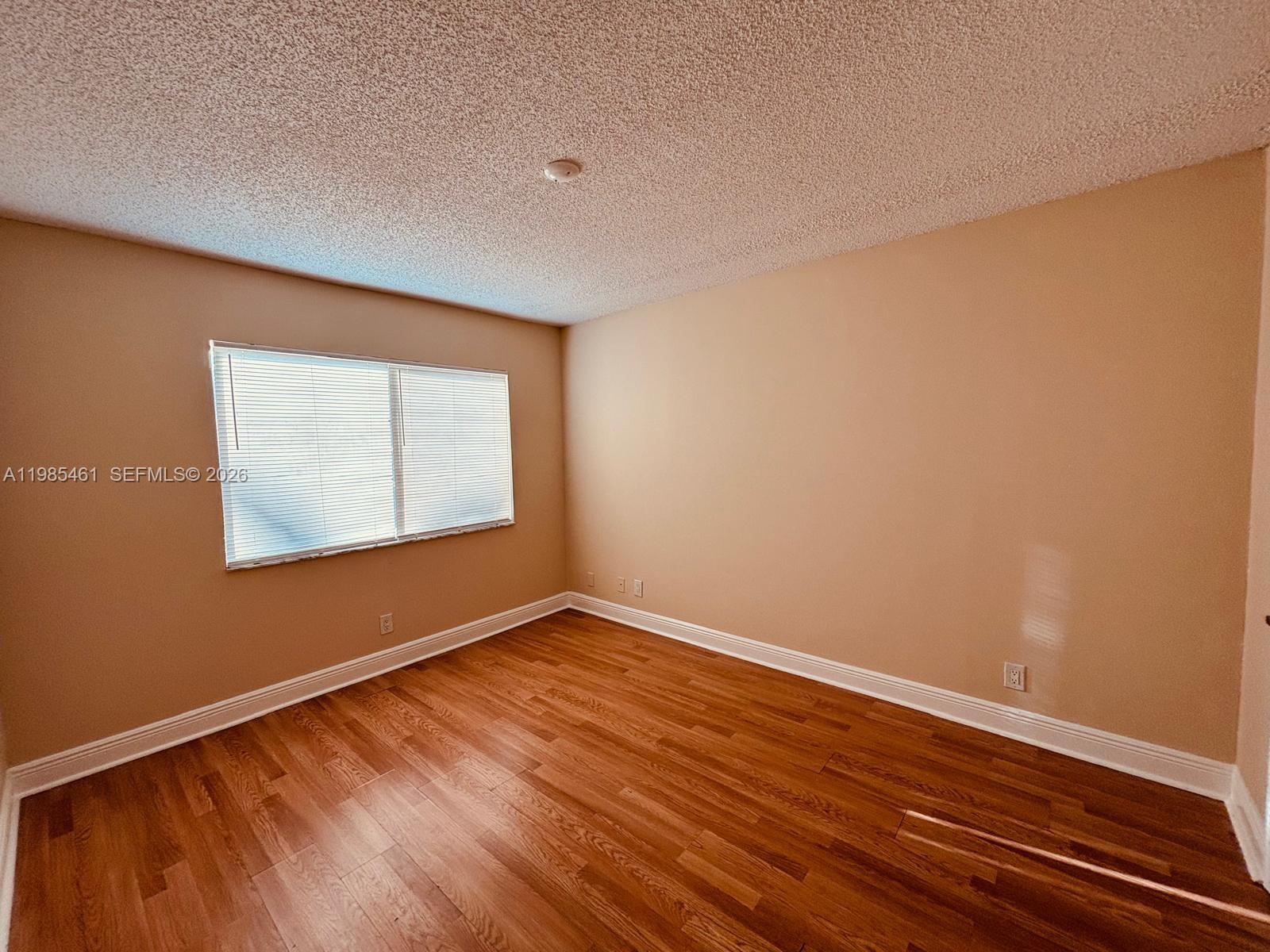 VILLAS DE VENEZIA CONDO - Residential Lease