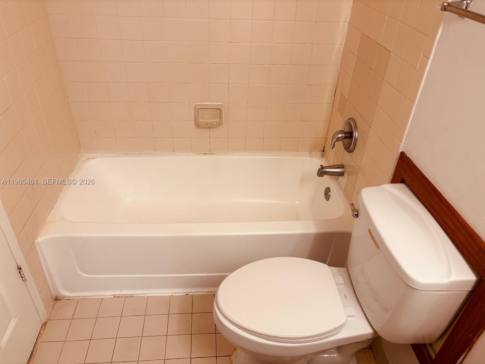 VILLAS DE VENEZIA CONDO - Residential Lease