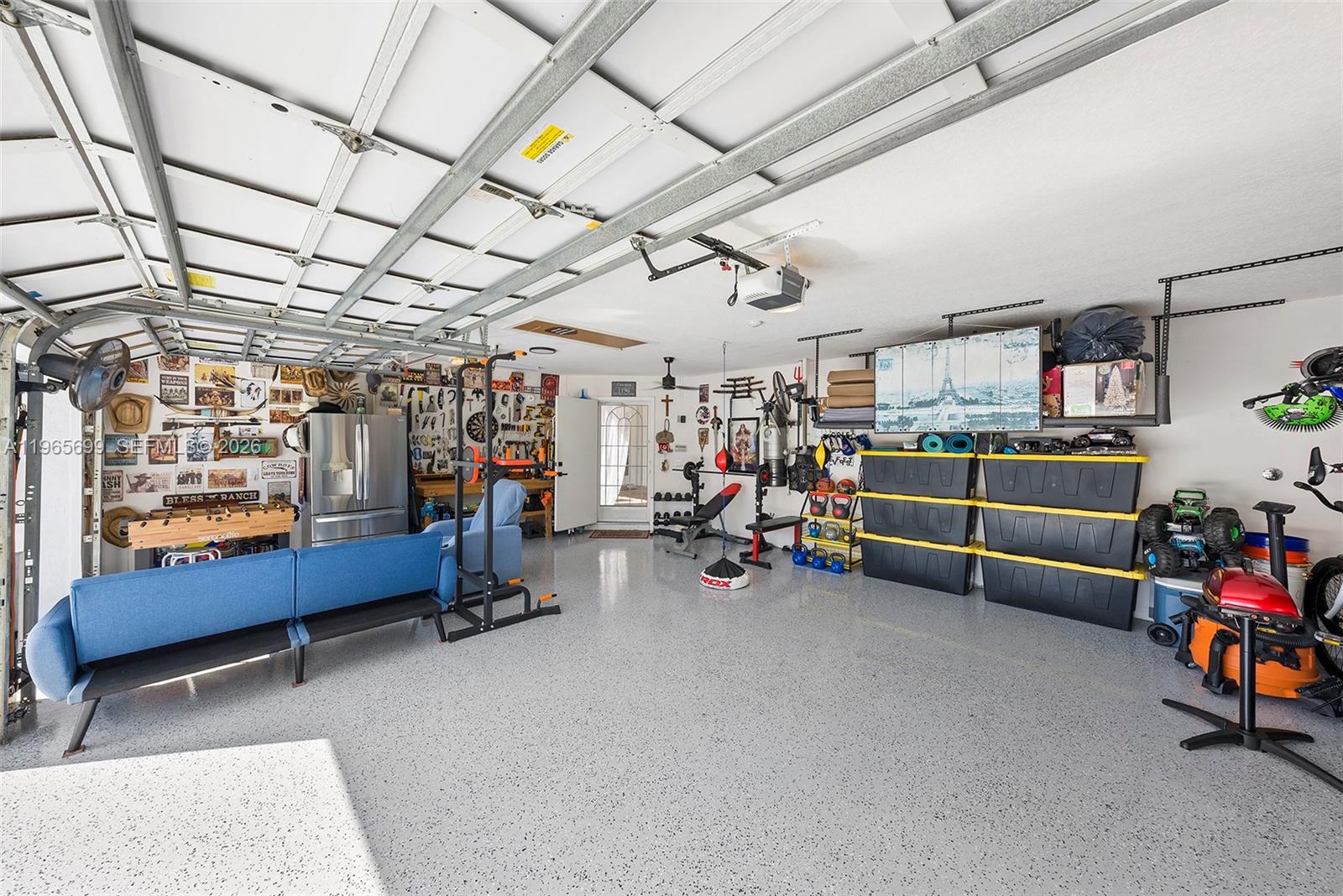 COUNTRY CLUB ESTATES PARC - Residential