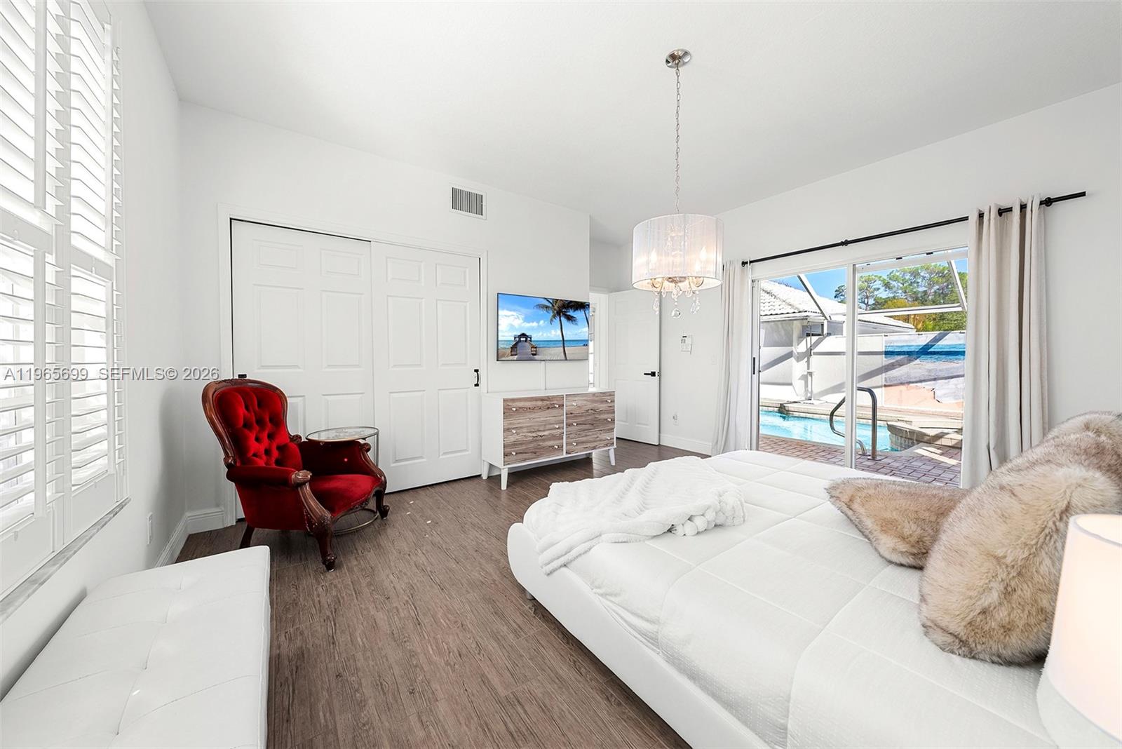 COUNTRY CLUB ESTATES PARC - Residential