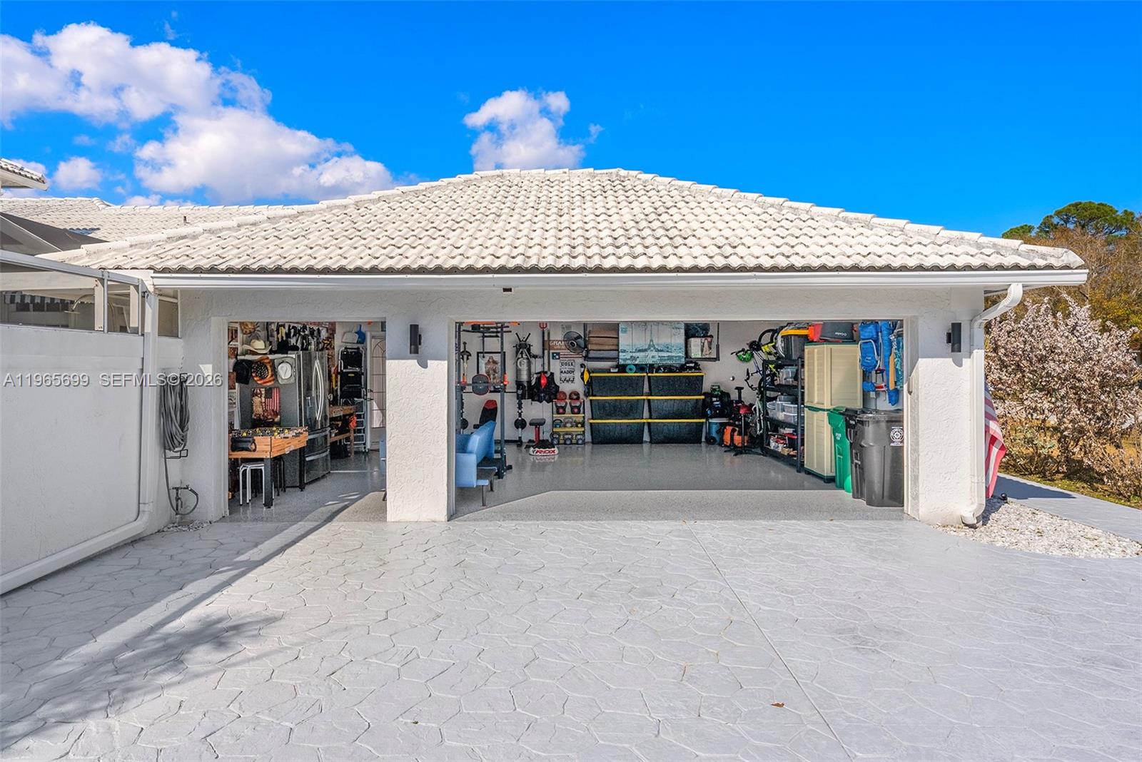 COUNTRY CLUB ESTATES PARC - Residential