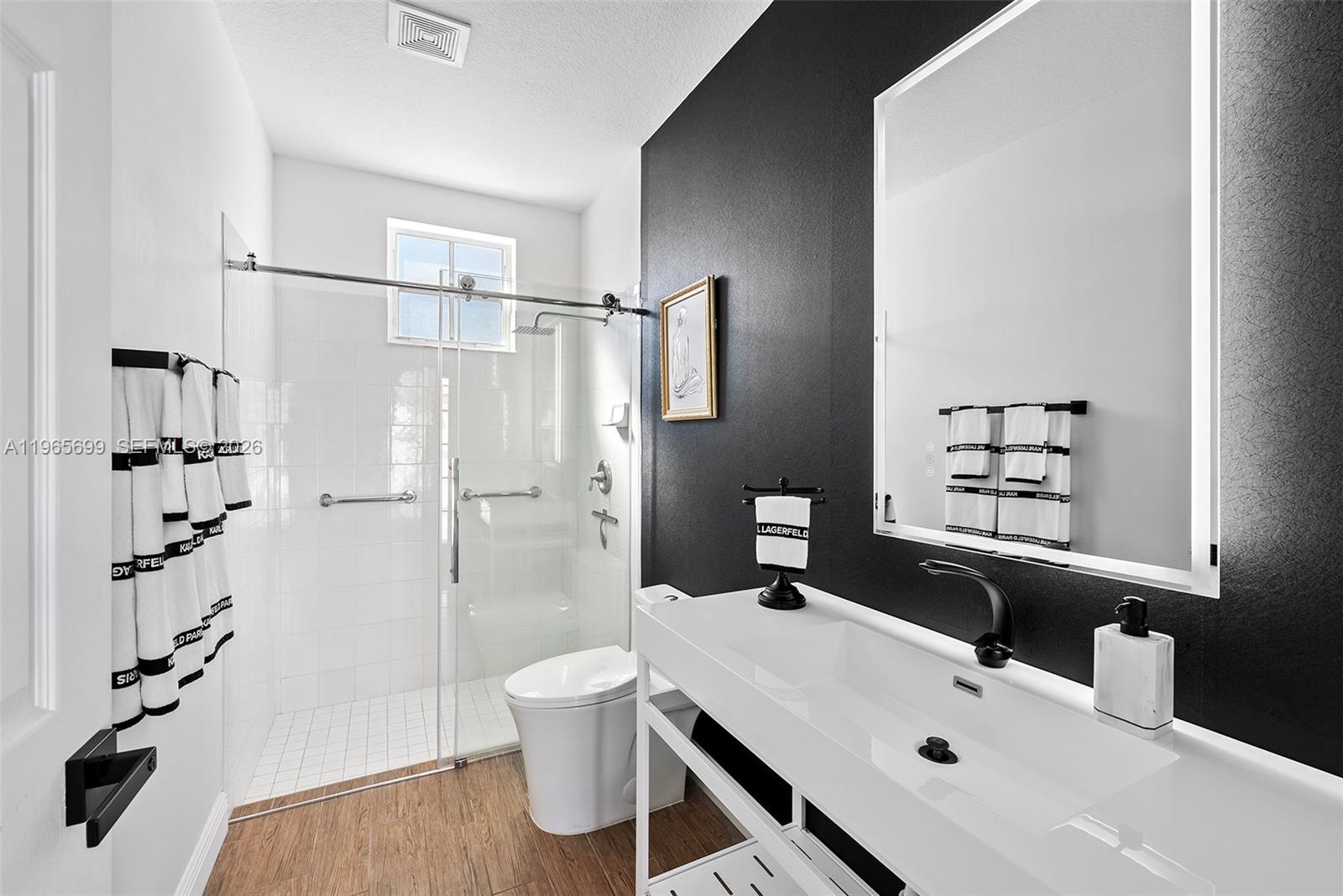 COUNTRY CLUB ESTATES PARC - Residential