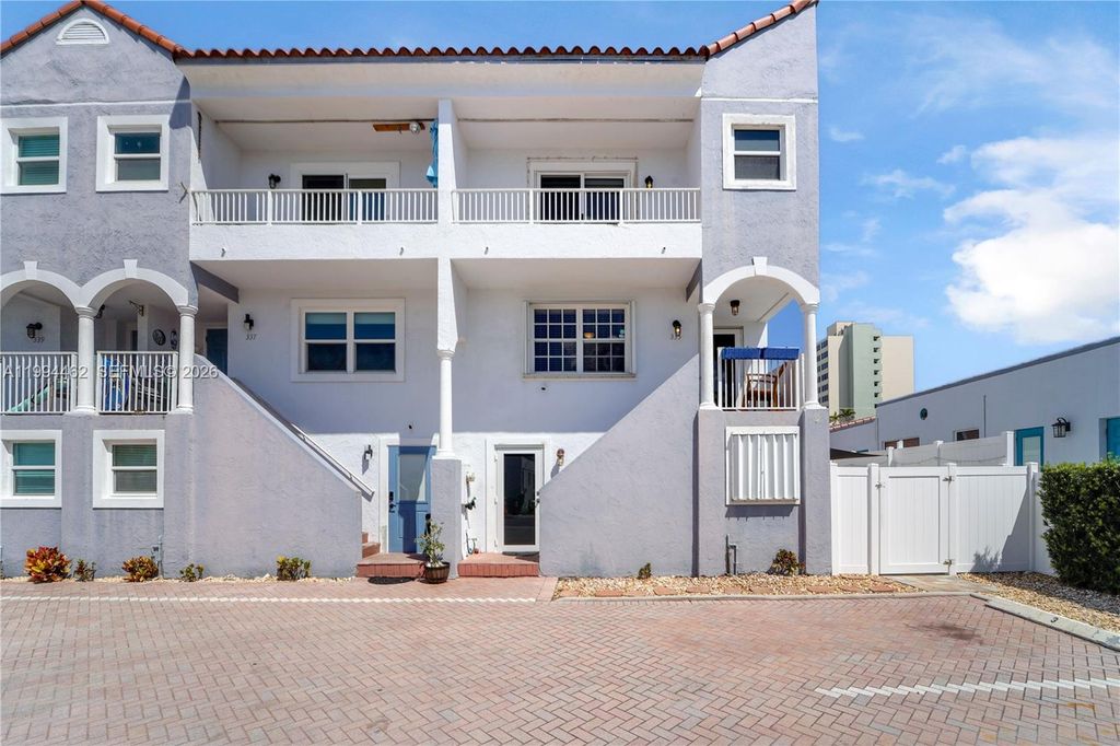 Photo of 335 Virginia St, Hollywood, FL 33019 (MLS # A11994462)