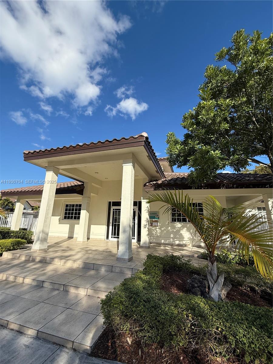 IBIS VILLAS AT DORAL COND - Residential Lease