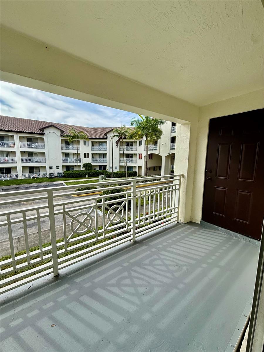 IBIS VILLAS AT DORAL COND - Residential Lease