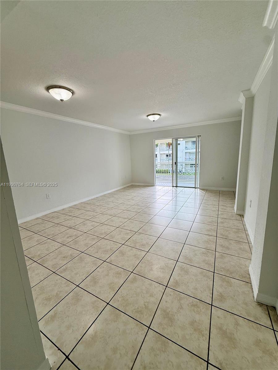 IBIS VILLAS AT DORAL COND - Residential Lease