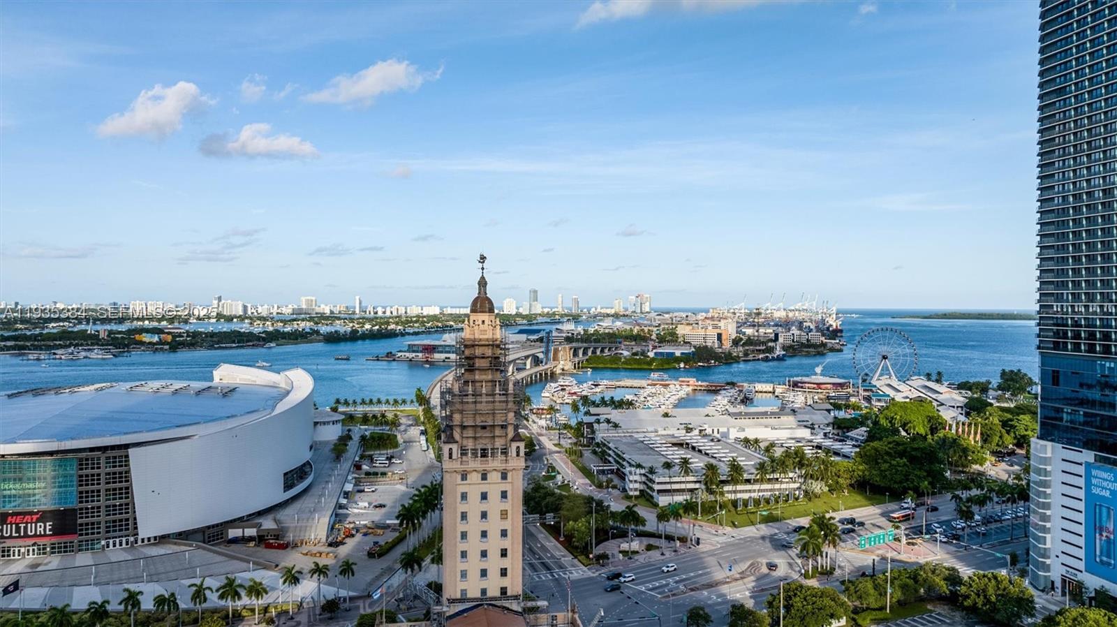 DOWNTOWN MIAMI - Residential