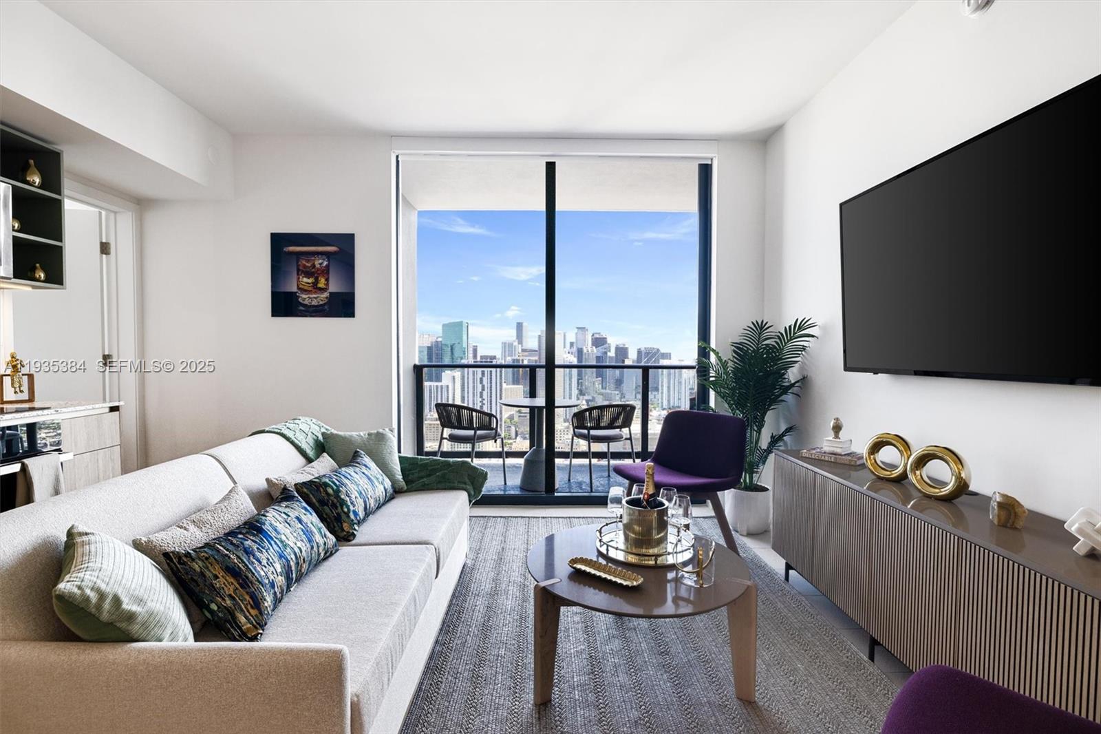 DOWNTOWN MIAMI - Residential