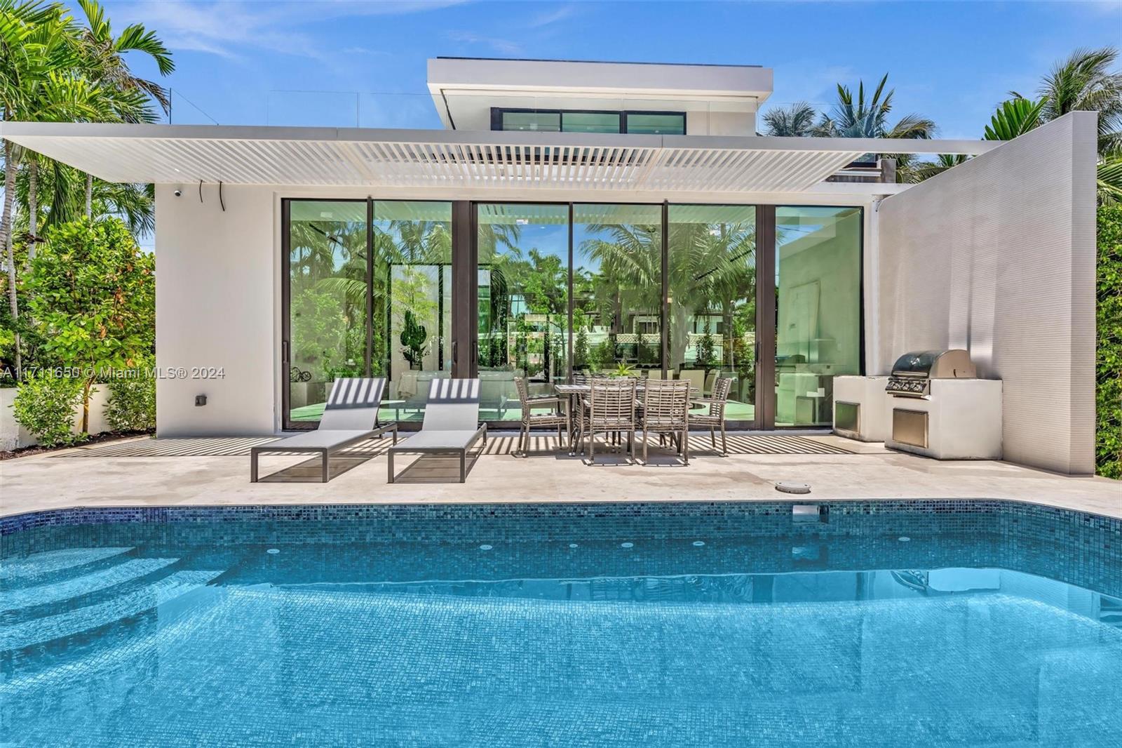 4504 Sheridan Ave, Miami Beach, Miami-Dade County, Florida - 5 Bedrooms  
5.5 Bathrooms - 