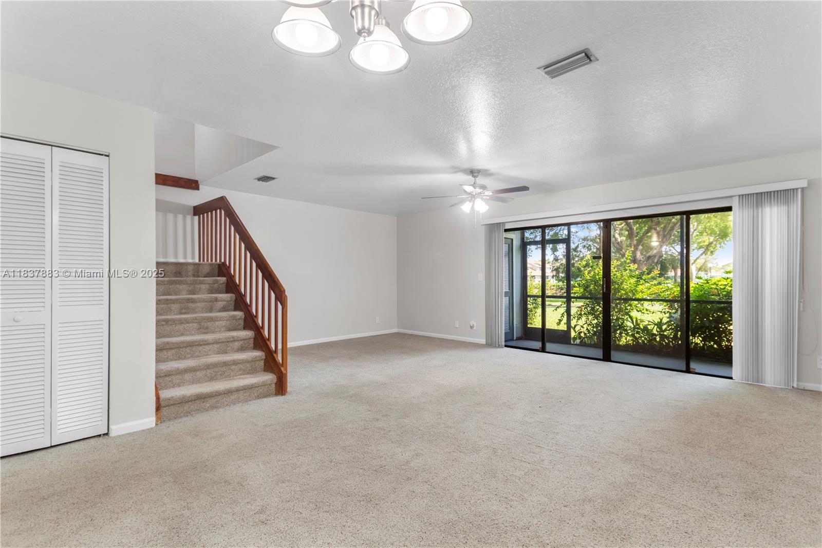 1629 Woodbridge Lakes Cir, West Palm Beach, FL, 33406/$335,000 4 1629 Woodbridge Lakes Cir