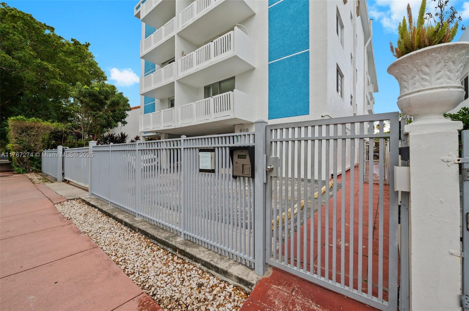 Property for Sale at 910 Michigan Ave 403, Miami Beach, Miami-Dade County, Florida - Bedrooms: 1 
Bathrooms: 1  - $309,900